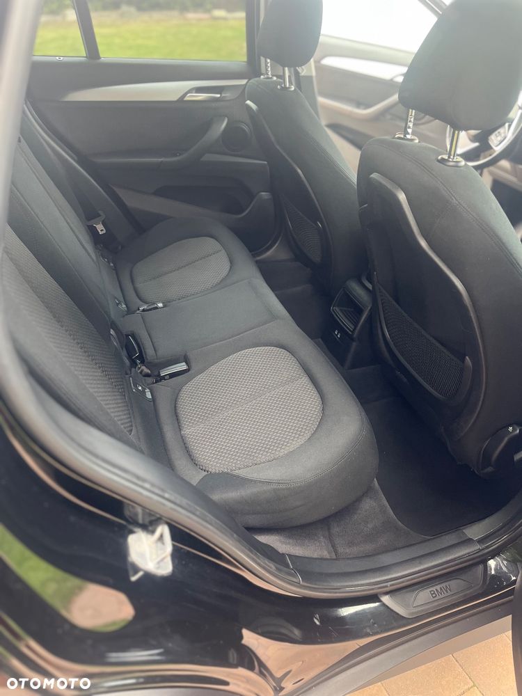 BMW X1 sDrive18i - 12