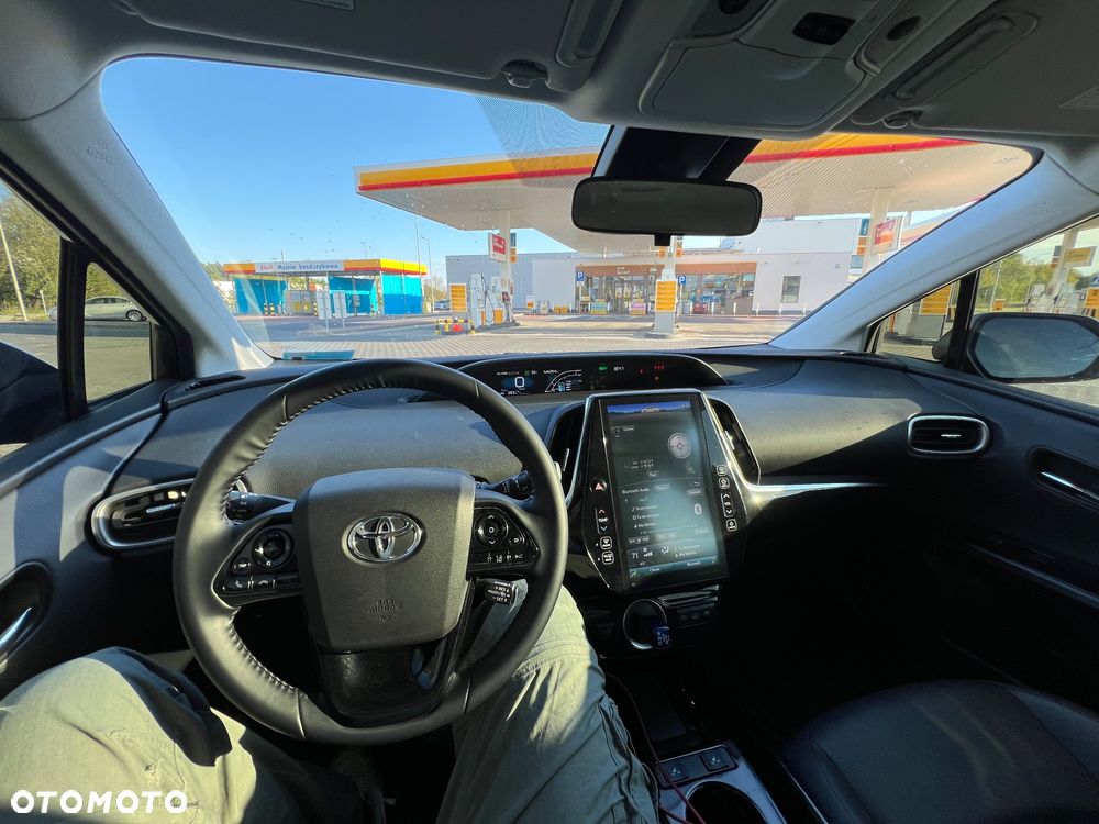 Toyota Prius Hybrid Executive - 12