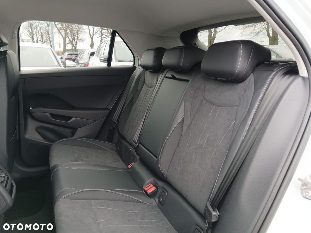 Volkswagen T-Roc - 13