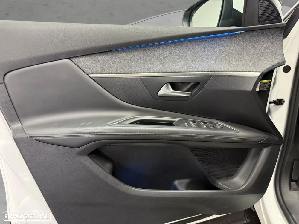 Peugeot 3008 1.2 PureTech Allure EAT8 - 11
