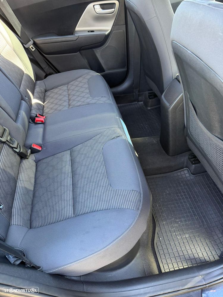 Kia Niro 1.6 GDI PHEV 2WD Aut. Spirit - 6