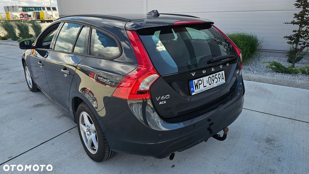 Volvo V60 D2 Drive-E Momentum - 2