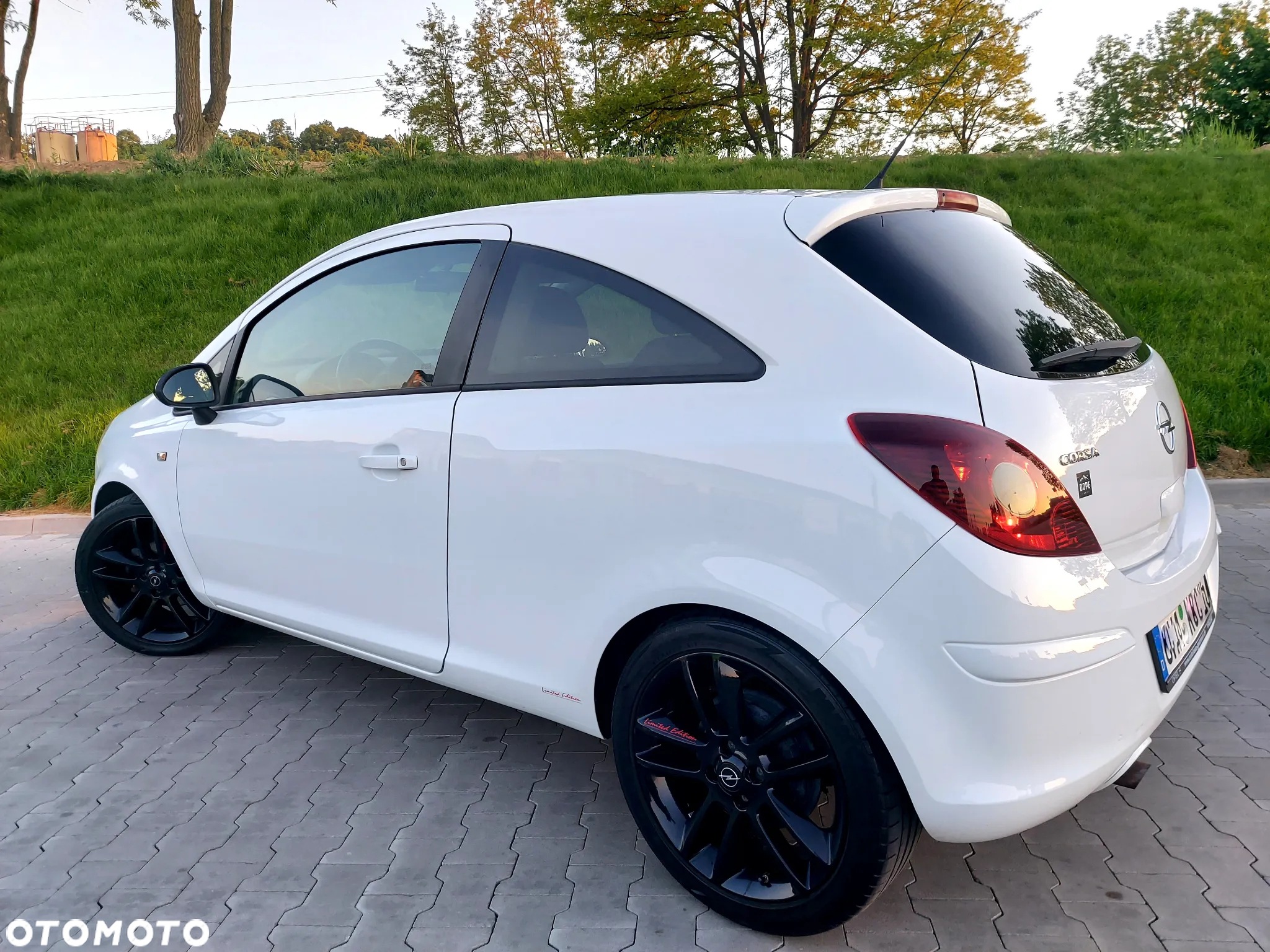 Opel Corsa 1.4 16V Color Edition - 18