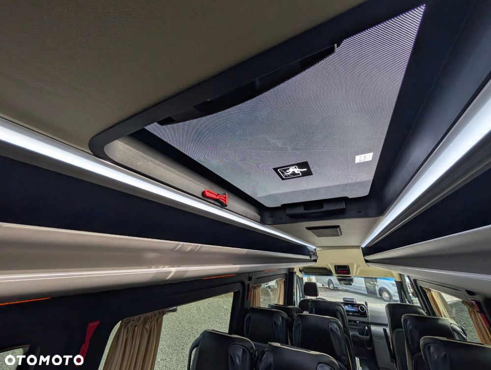 Mercedes-Benz Sprinter 519 - 32