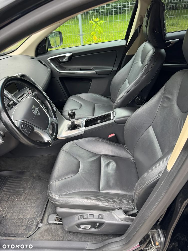 Volvo XC 60 2.4D AWD Momentum - 7