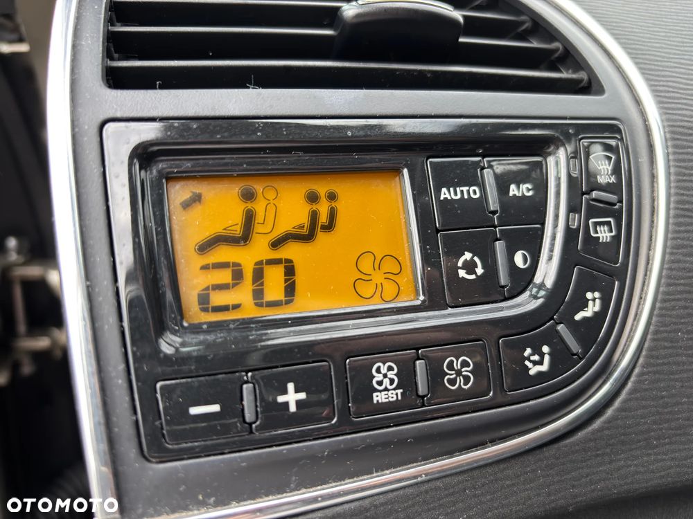 Citroën C4 Picasso 1.6 HDi Selection - 24