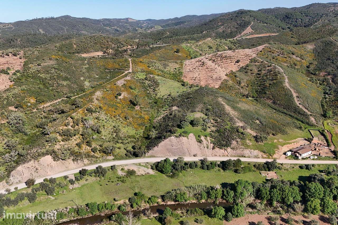 Terreno rústico com 7.480 m², a 15 minutos de São Bartolomeu de Messin - Grande imagem: 3/8