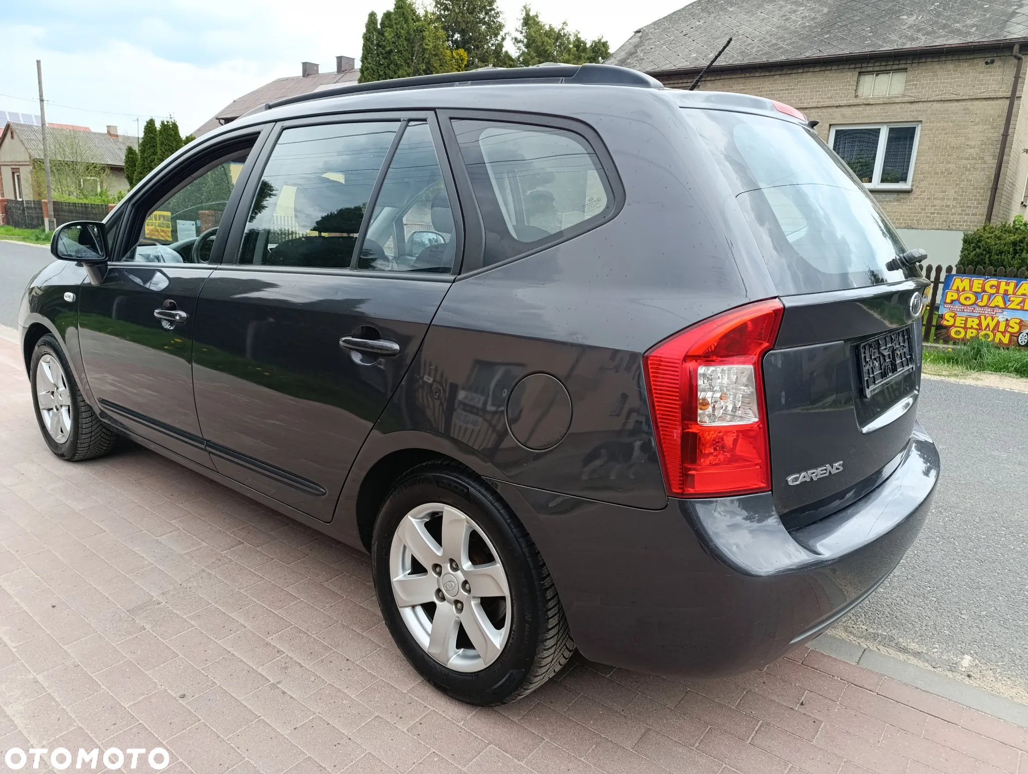 Kia Carens 2.0 CVVT LX - 22