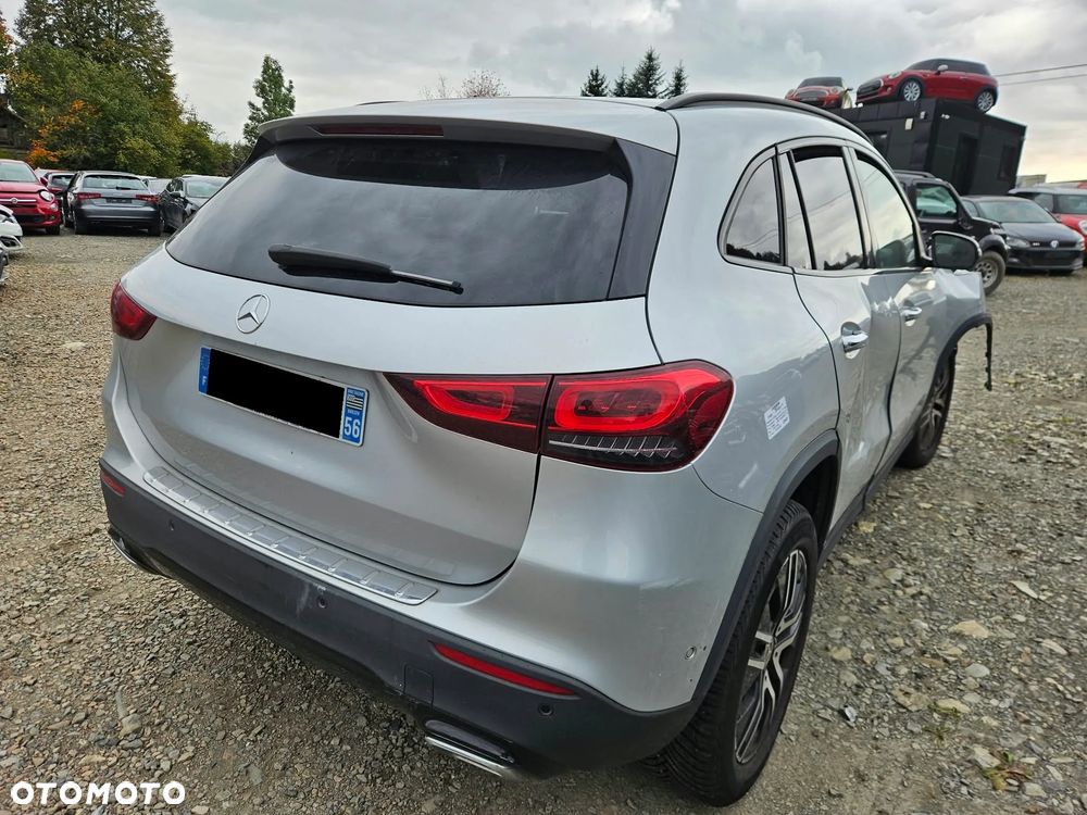 Mercedes-Benz GLA - 27