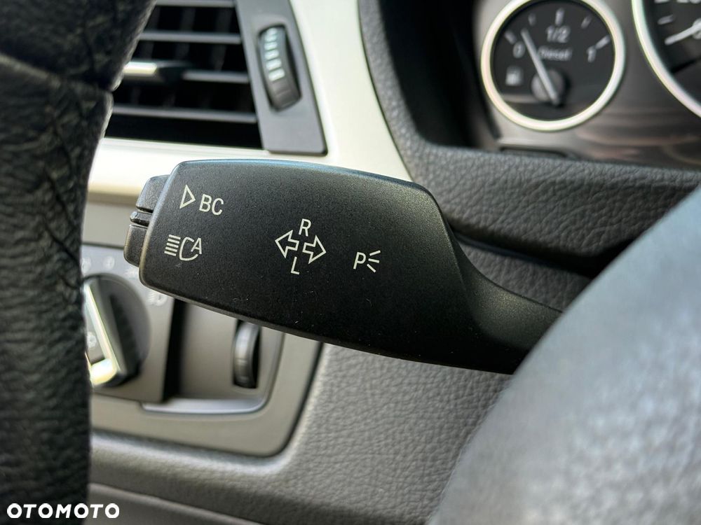 BMW Seria 3 318d Luxury Line - 20