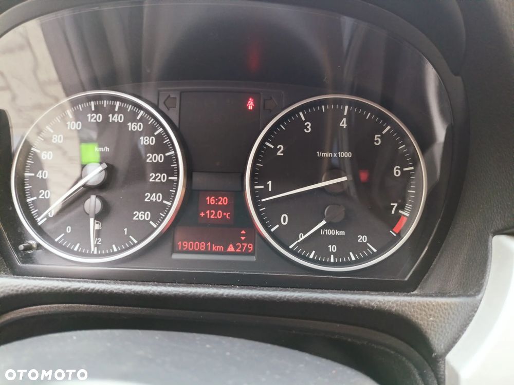 BMW Seria 3 320i Edition Exclusive - 12