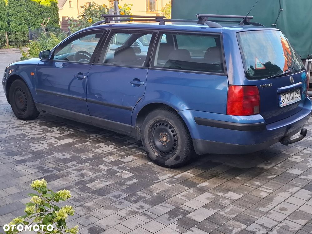 Volkswagen Passat 1.9 TDI Highline - 14