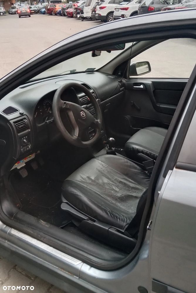Opel Astra 1.4 - 8