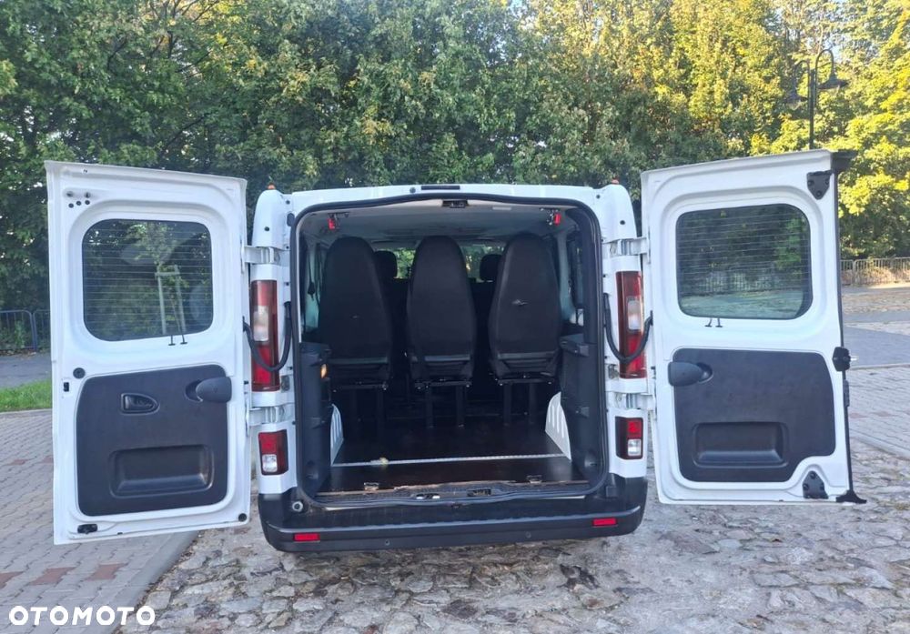Renault Trafic - 32