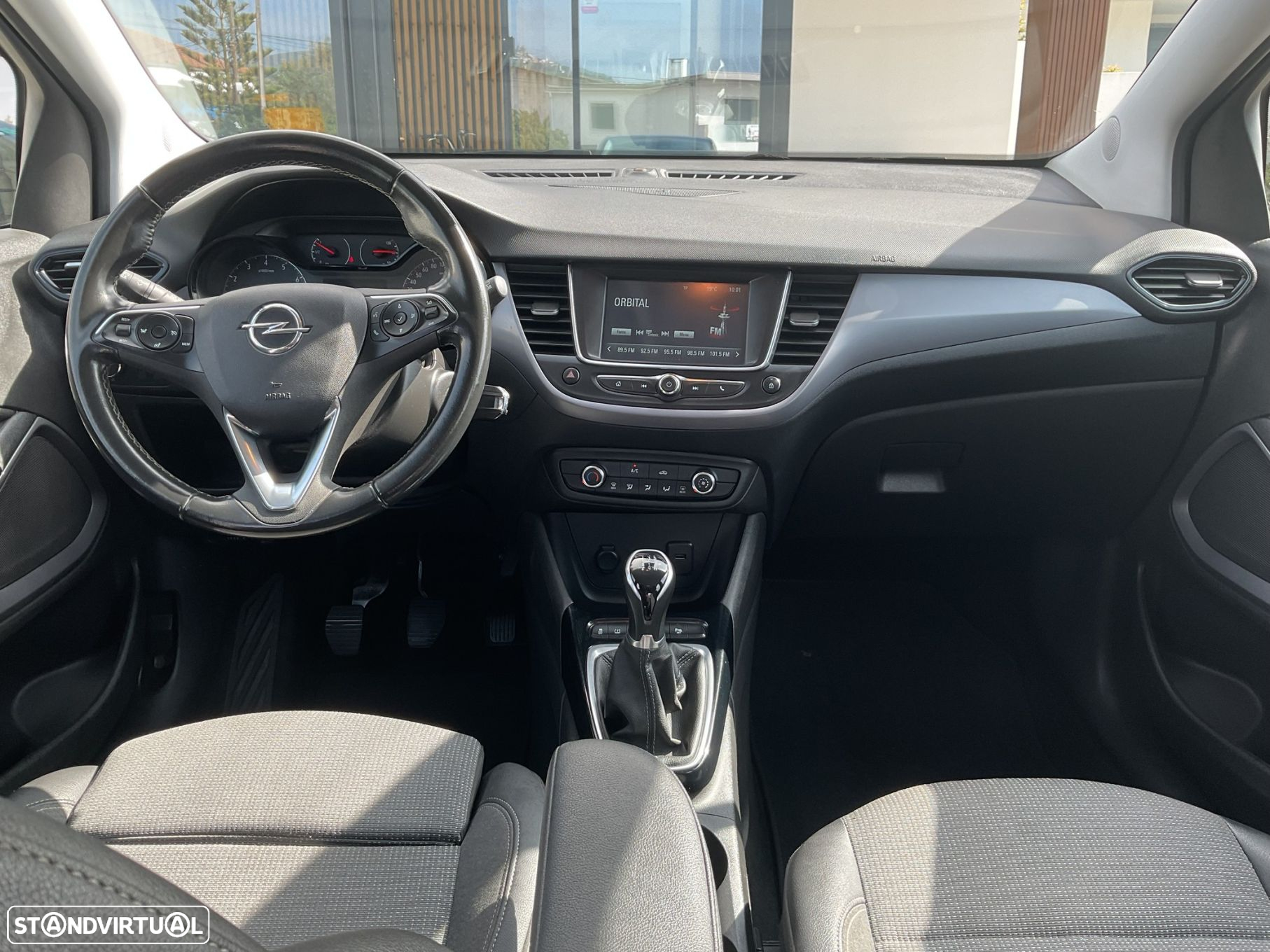 Opel Crossland X 1.2 Business Edition - 33
