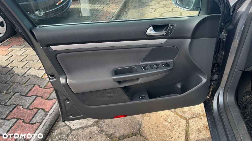 Volkswagen Jetta 1.9 TDI DPF Sportline - 20