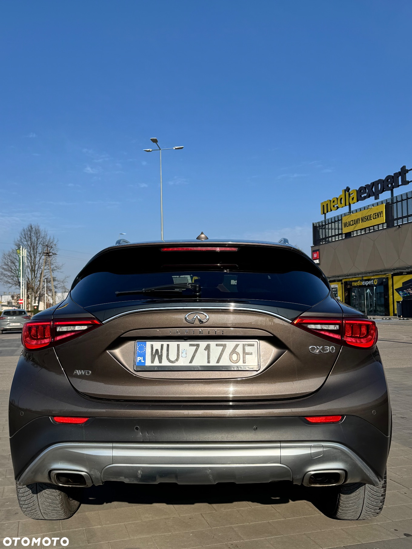 Infiniti QX30 2.2d Premium Tech AWD 7DCT - 4