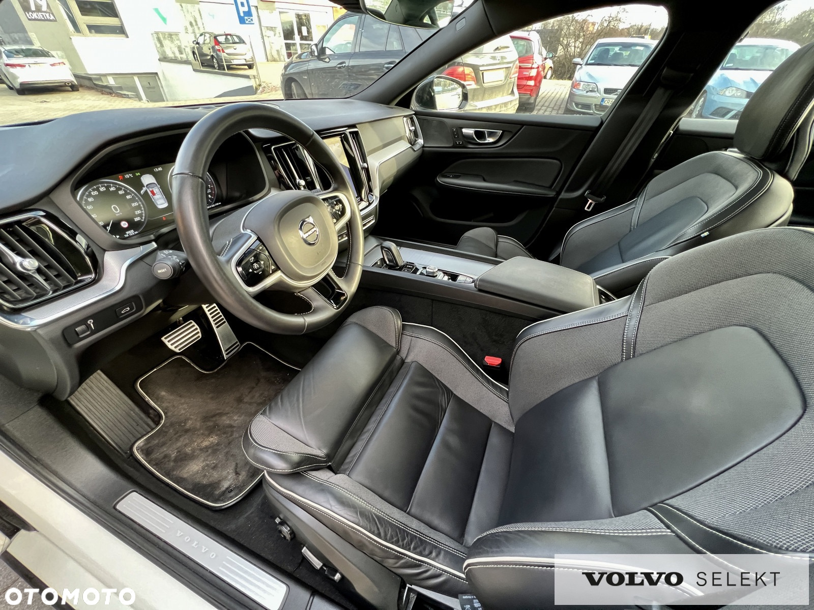 Volvo S60 B5 B R-Design - 10