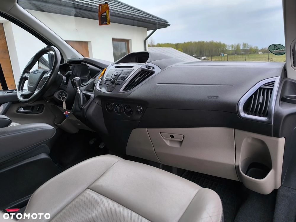 Ford Tourneo Custom 2.0 EcoBlue L2 Titanium - 17