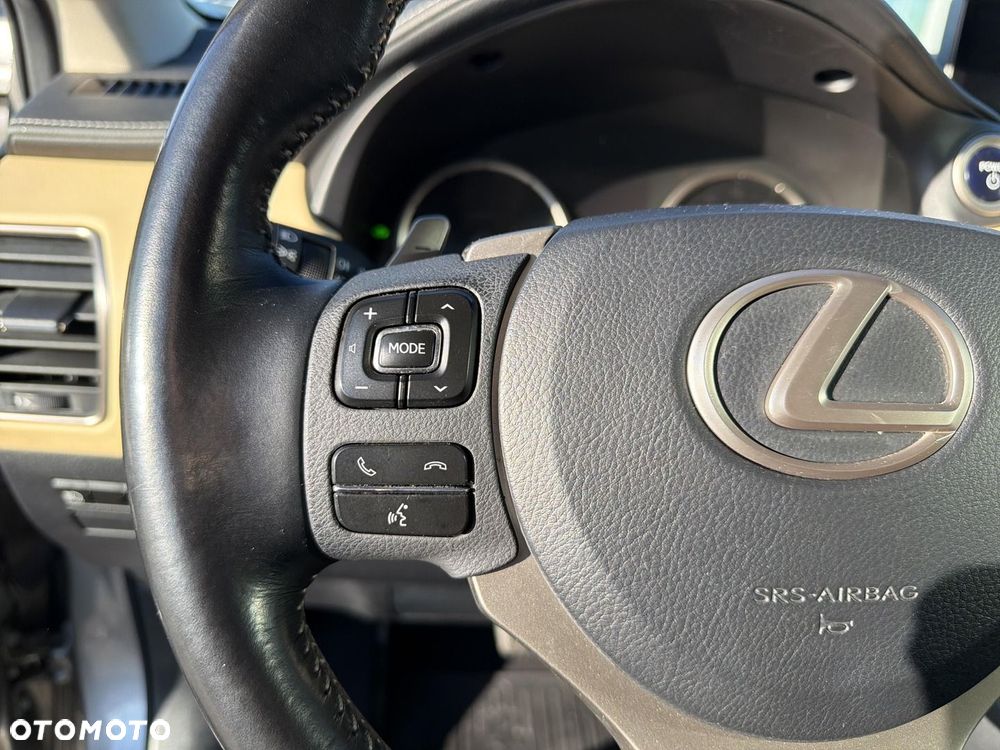 Lexus NX 300h Comfort AWD - 25