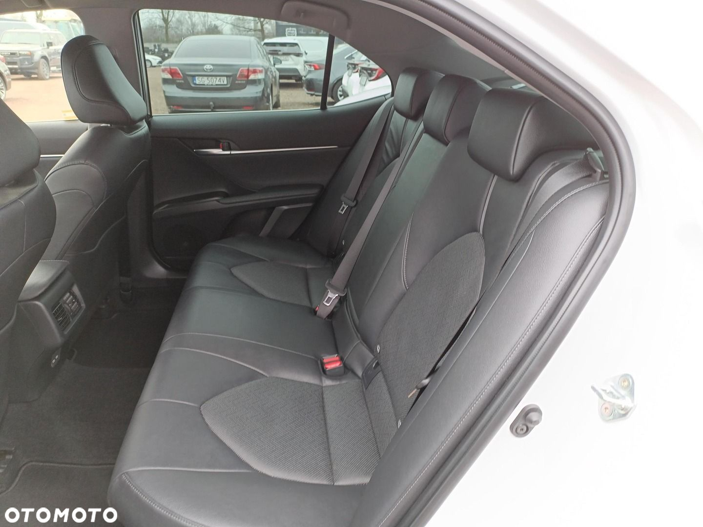 Toyota Camry - 16