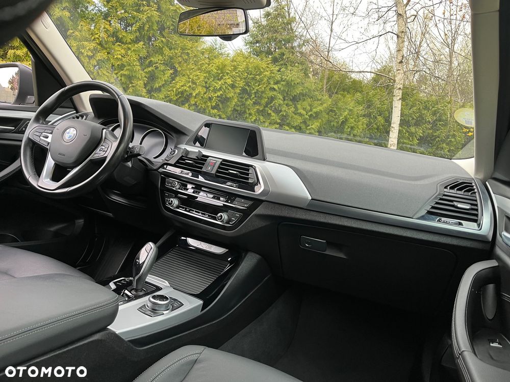 BMW X3 sDrive18d - 16