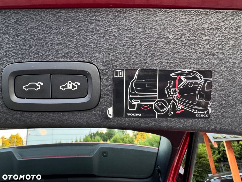 Volvo XC 40 T3 Geartronic Momentum Pro - 10