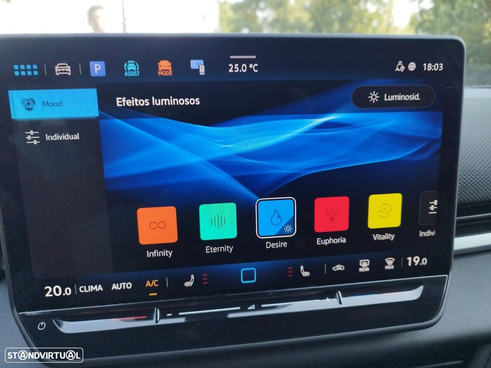 VW T-Roc 1.5 eTSI R-Line DSG - 12