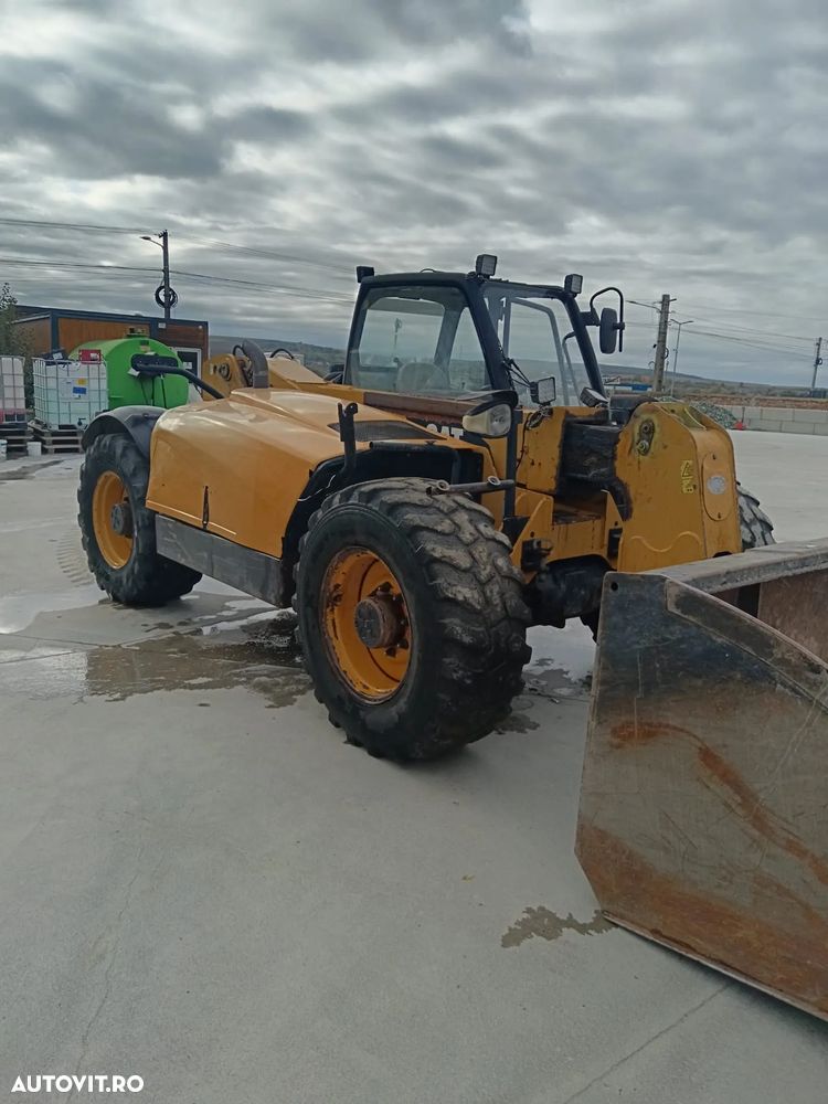 Caterpillar TH220B - 9