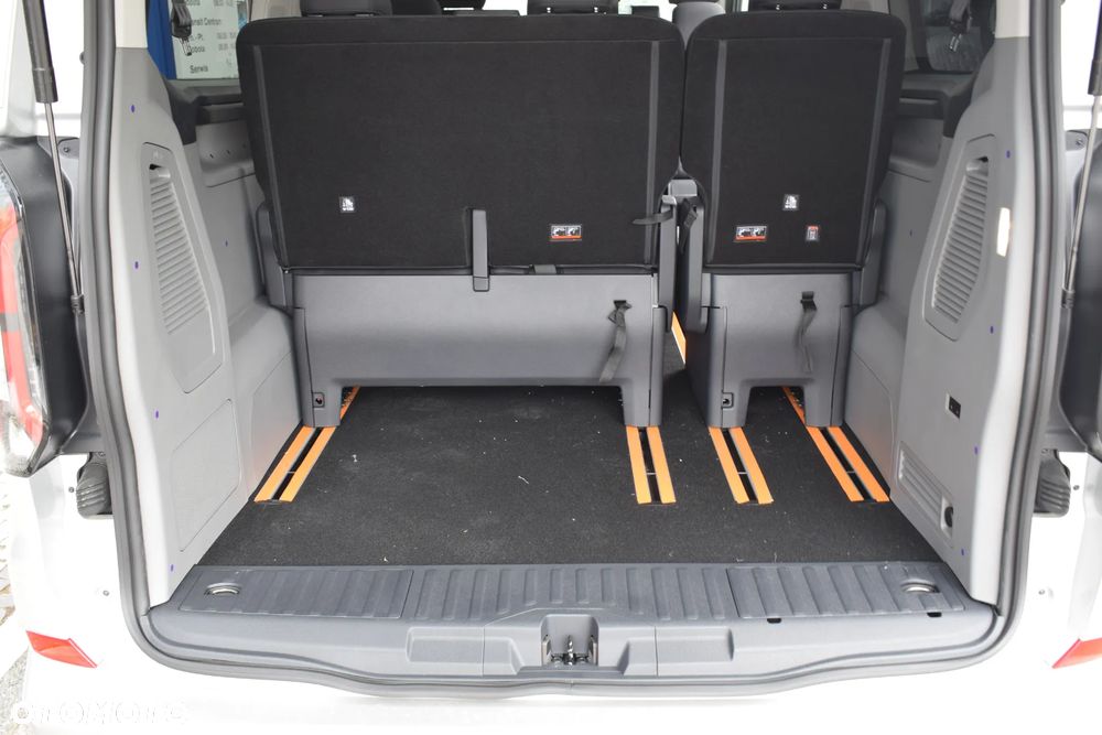 Ford Tourneo Custom 2.0 EcoBlue 320 L2 Titanium - 12