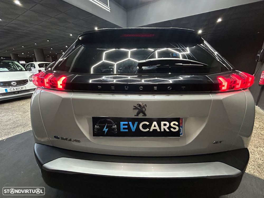 Peugeot e-2008 GT - 12