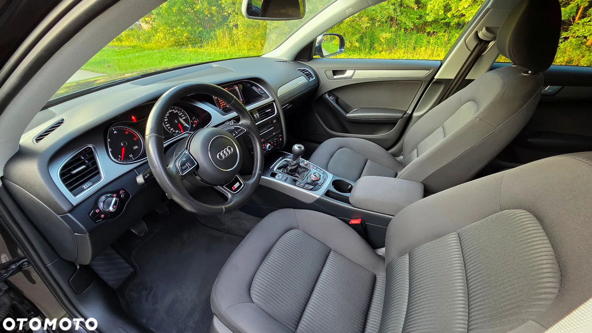 Audi A4 Avant 2.0 TDI quattro - 32