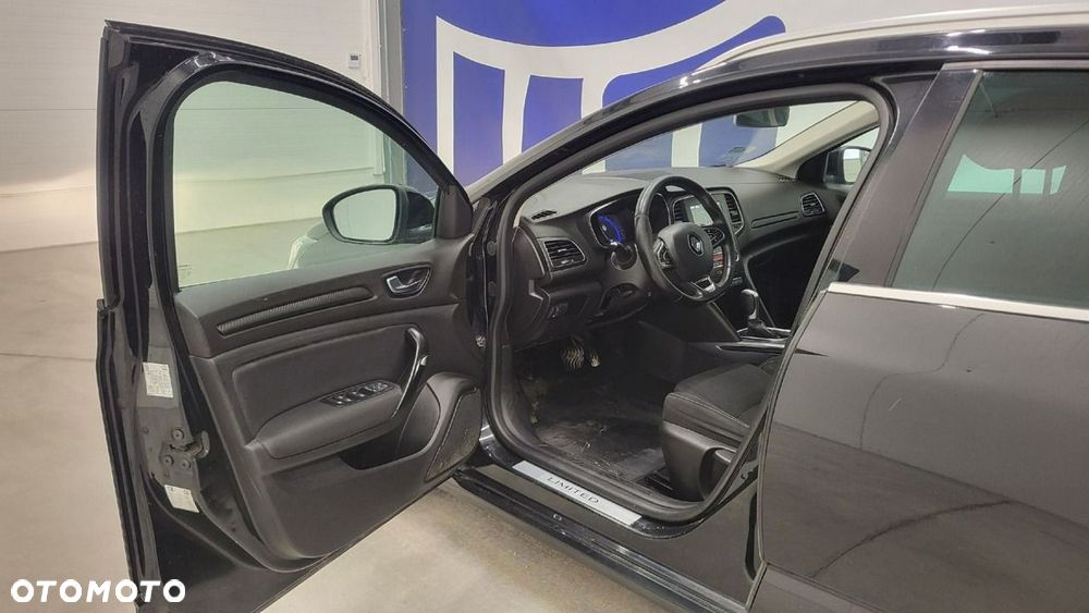 Renault Clio - 11