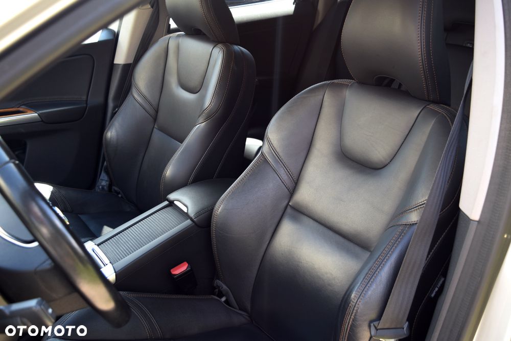Volvo XC 60 D4 Geartronic Momentum Pro - 12