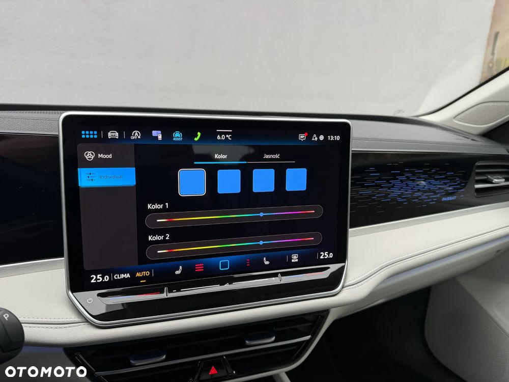 Volkswagen Passat Variant 2.0 TDI SCR 4Mot Elegance DSG - 19