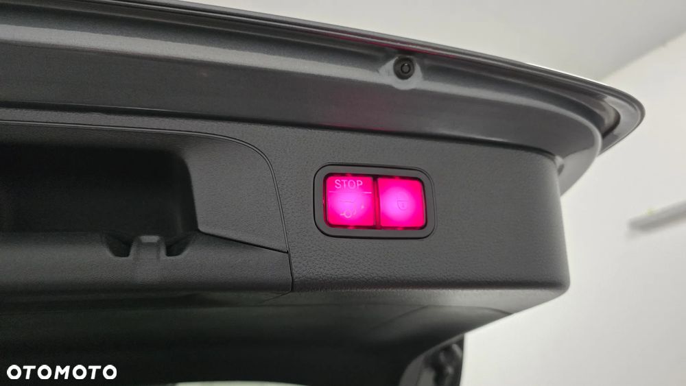 Mercedes-Benz GLC 300 de 4Matic 9G-TRONIC AMG Line Plus - 11