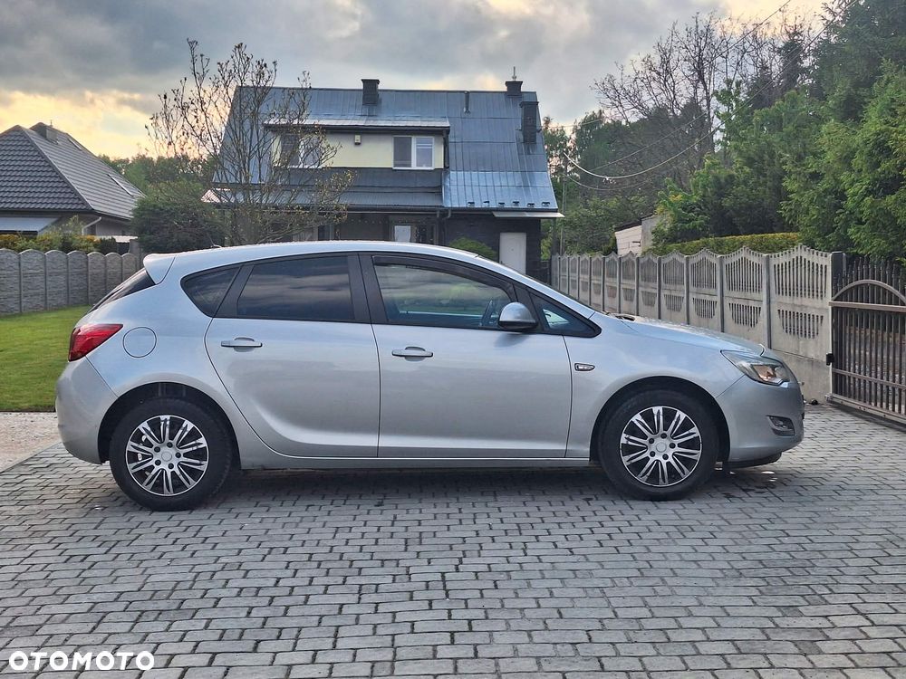 Opel Astra 1.4 Turbo - 2