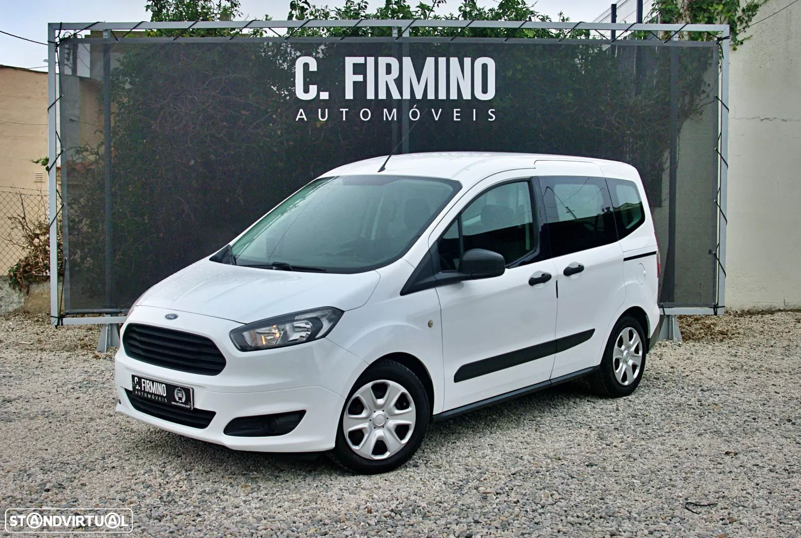 Ford Tourneo Courier 1.5 TDCi Ambiente - 2