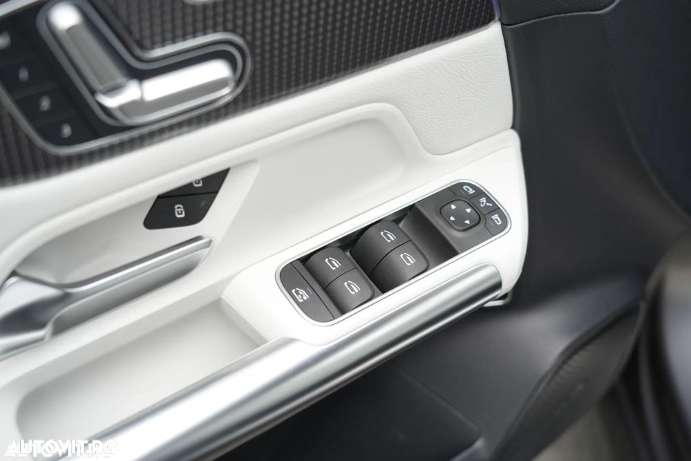 Mercedes-Benz EQA - 10