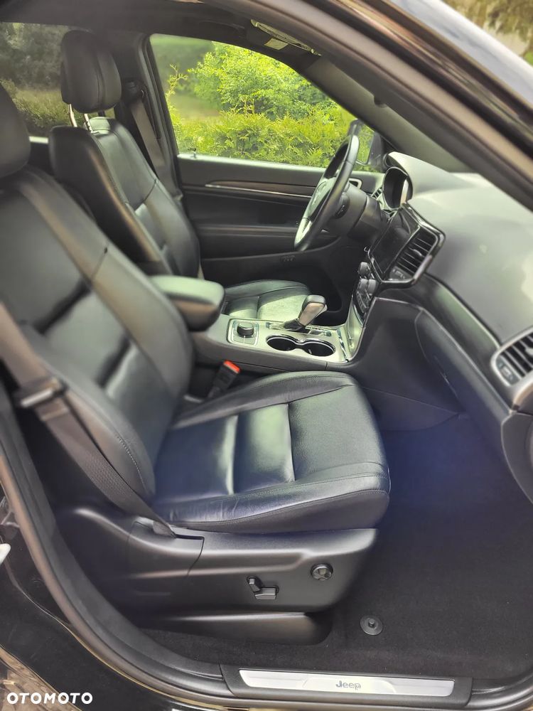 Jeep Grand Cherokee - 20