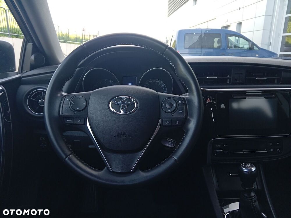 Toyota Auris - 16