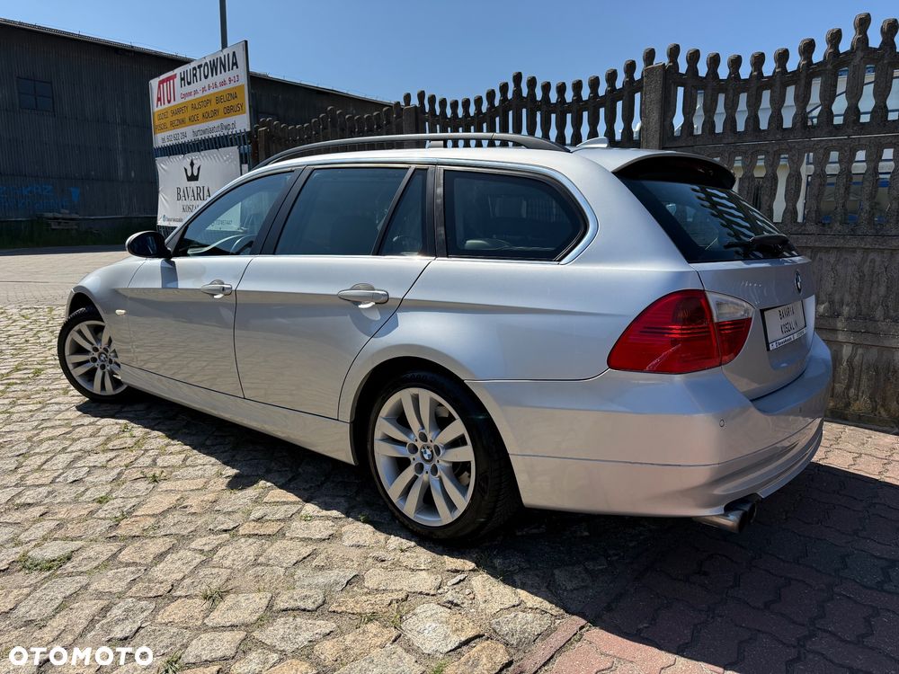 BMW Seria 3 325i - 3