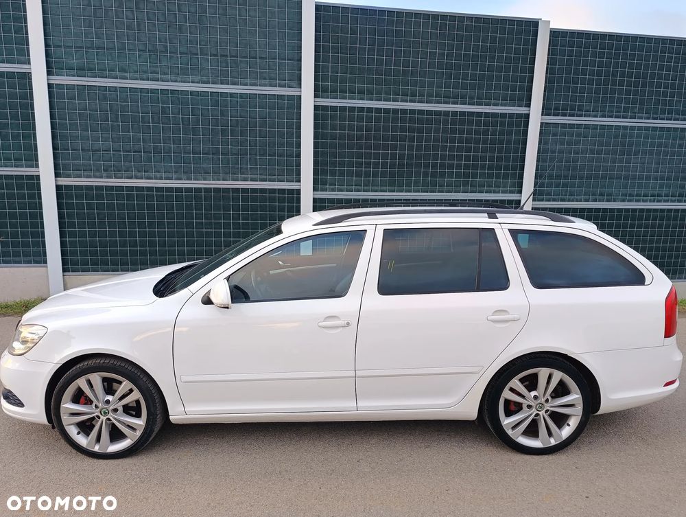 Skoda Octavia 2.0 TDI CR DPF RS - 10