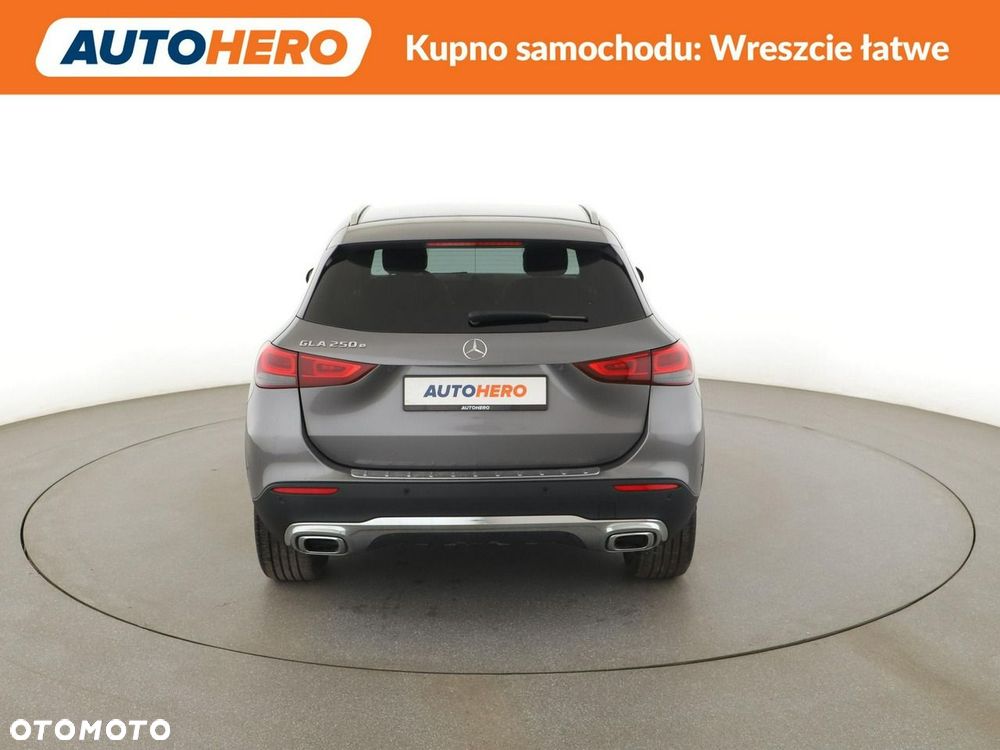 Mercedes-Benz GLA 250 e PHEV Progressive 8G-DCT - 7