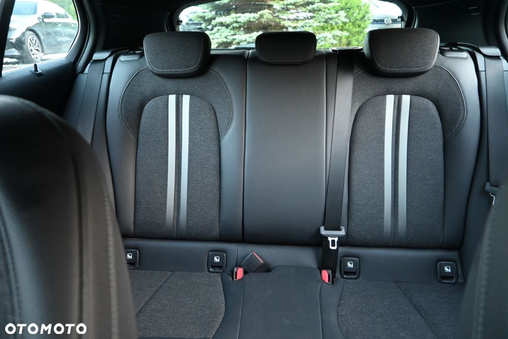 BMW Seria 1 118d Business Edition sport - 29