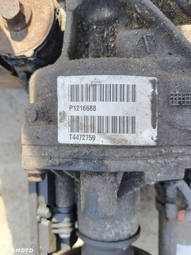 VOLVO XC60 I LIFT 2017R 2.4 D5 AWD  BELKA ZAWIESZENIA TYŁ KOMPLETNA DYFER P1216688 - 5