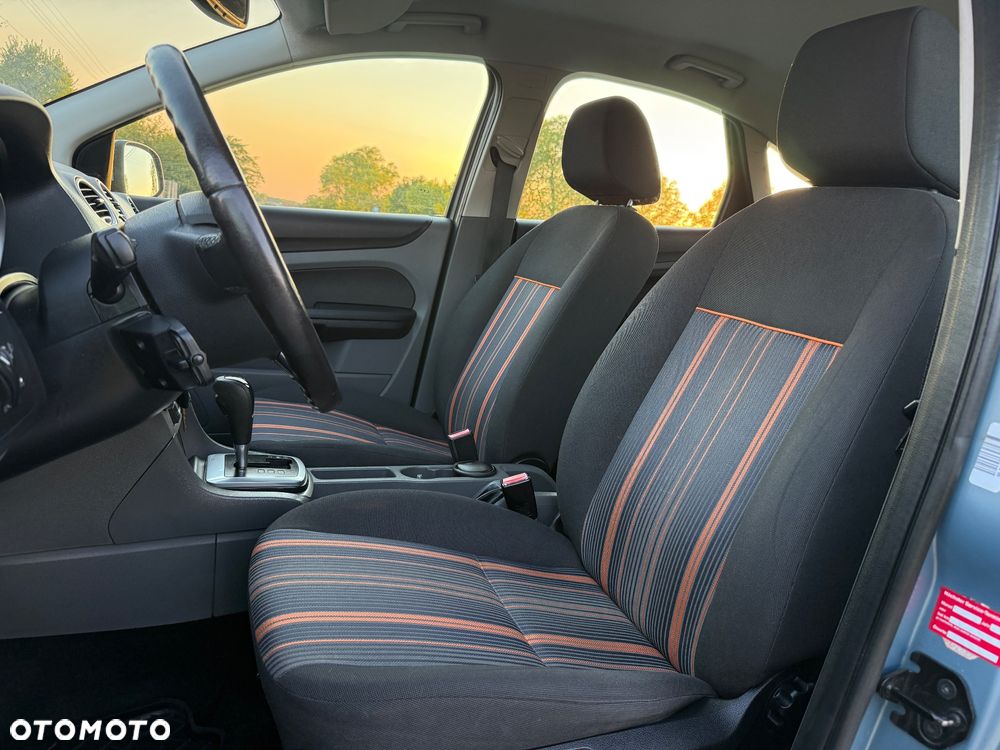Ford Focus 1.6 16V Sport - 19