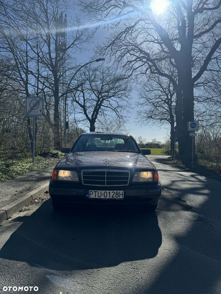 Mercedes-Benz Klasa C 180 Classic - 3