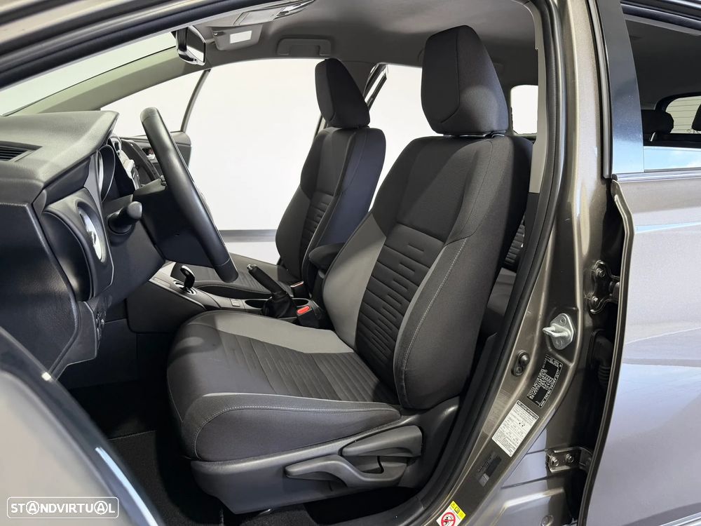 Toyota Auris Touring Sports 1.8 HSD Exclusive+Navi - 37