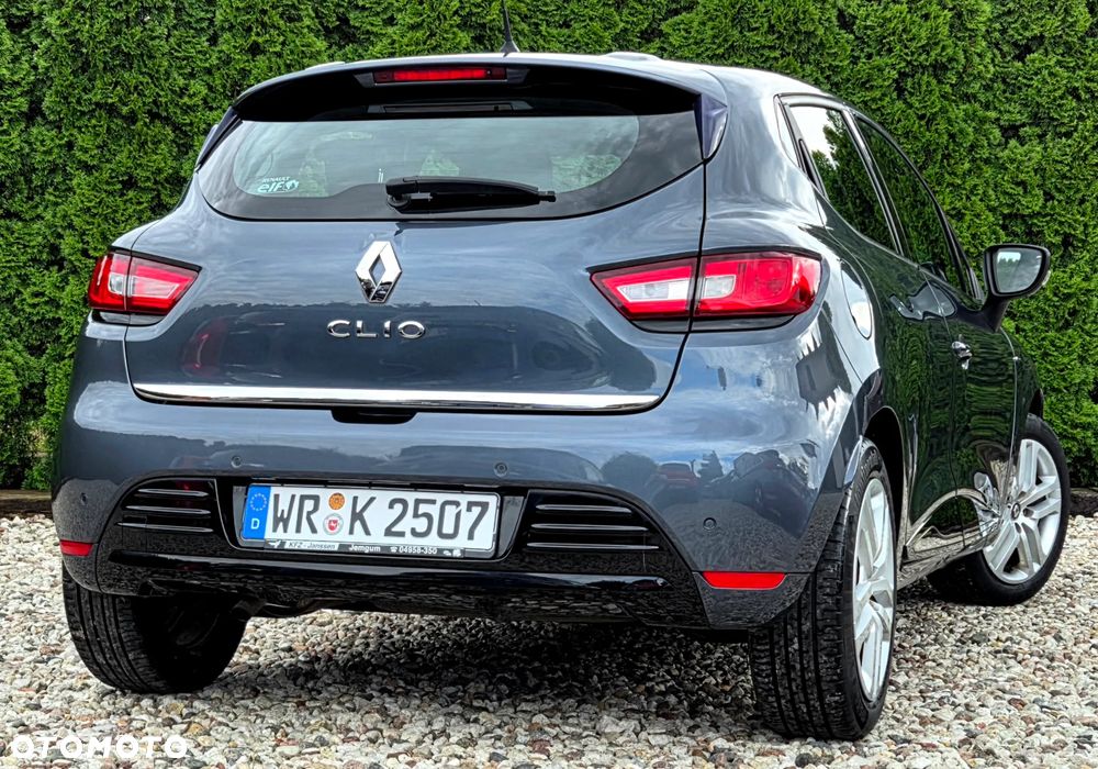 Renault Clio 1.2 16V 75 Limited - 12